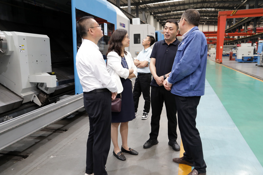 探尋合作契機 共謀跨越發展 光大銀行、中科中藍、中國通用技術集團等企業領導組成的考察組考察星火公司