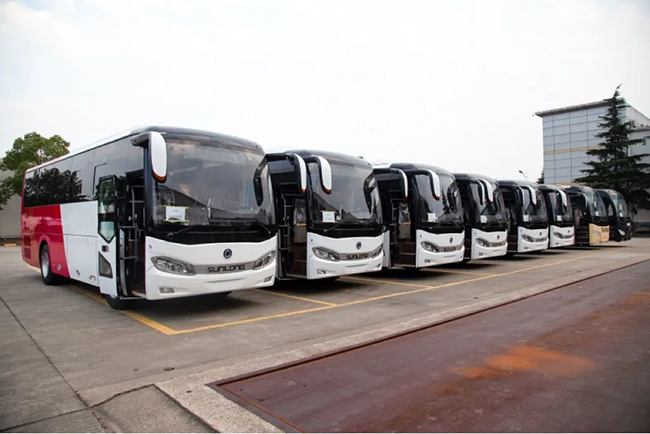 適配無(wú)界，實(shí)力出圈！申龍商用車以創(chuàng)新技術(shù)征服全球復(fù)雜環(huán)境